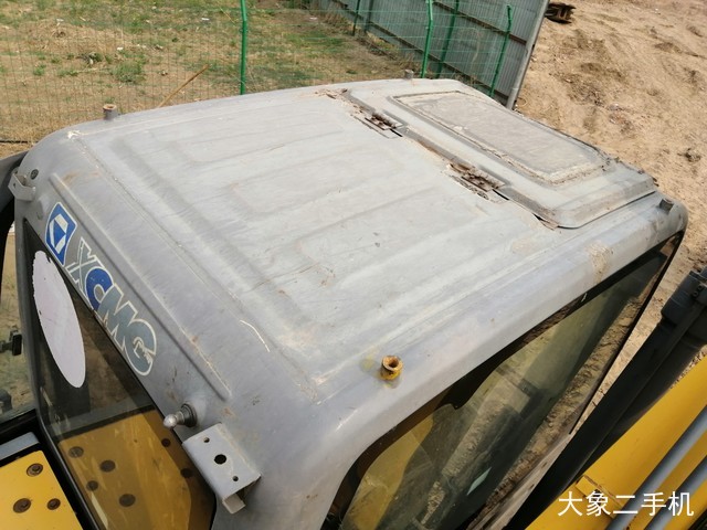 徐工 XE215C 挖掘机