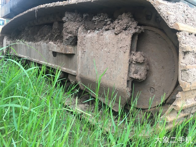 现代 R215-7C 挖掘机