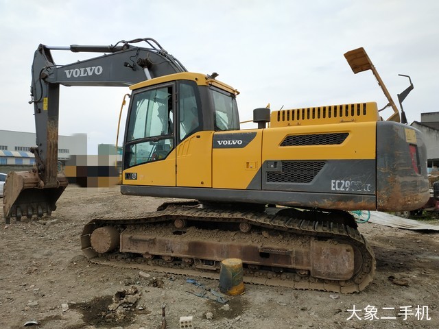 沃尔沃 EC250D 挖掘机