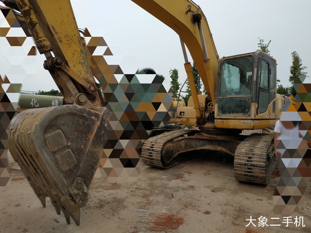 小松 PC220-8 挖掘机