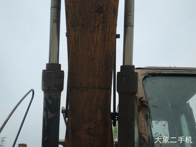 卡特彼勒 323DL 挖掘机