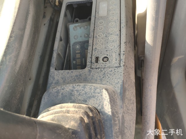 徐工 XE215C 挖掘机