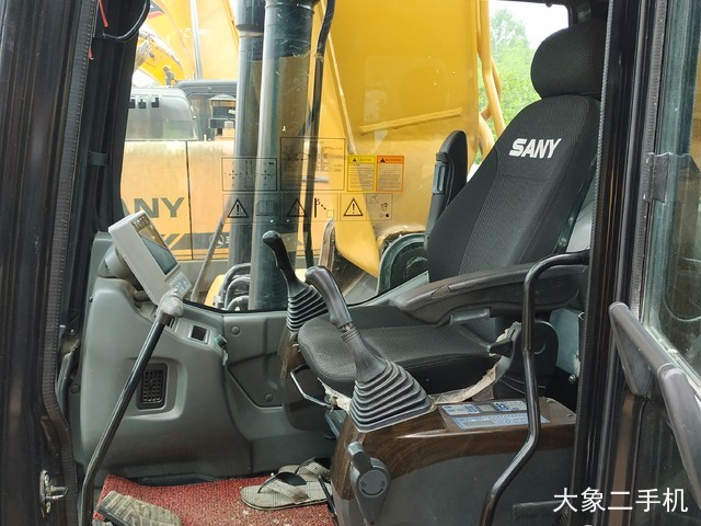 三一重工 SY235C 挖掘机