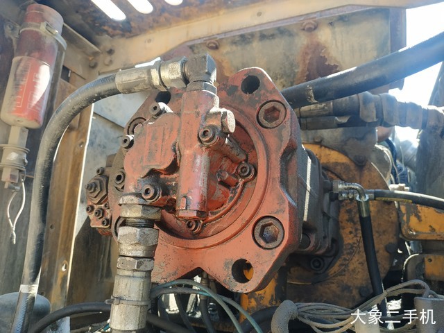 现代 R220-5 挖掘机