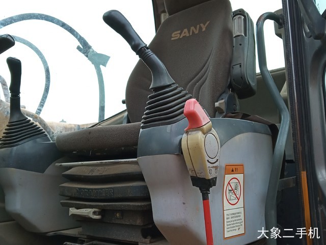 三一重工 SY135C 挖掘机