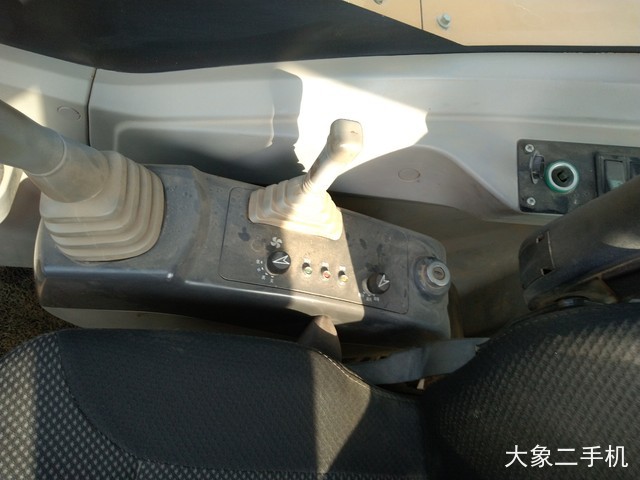 徐工 XE60D 挖掘机