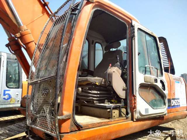 斗山 DH225LC-7 挖掘机
