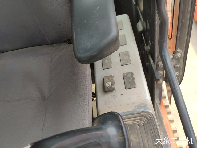 斗山 DX225LC 挖掘机