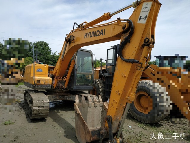 现代 R110-7 挖掘机