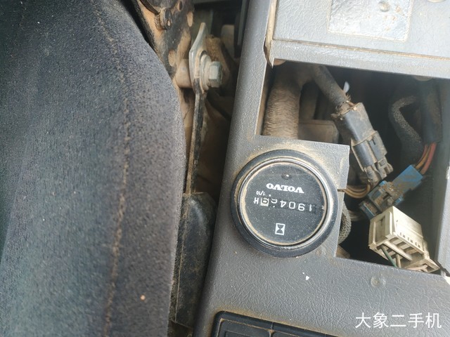 沃尔沃 EC240B 挖掘机