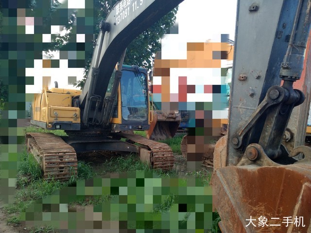沃尔沃 EC210BLC 挖掘机