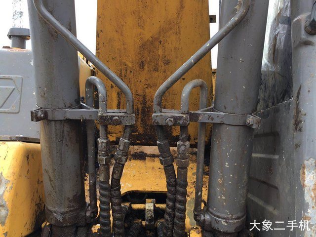 徐工 XE150D 挖掘机