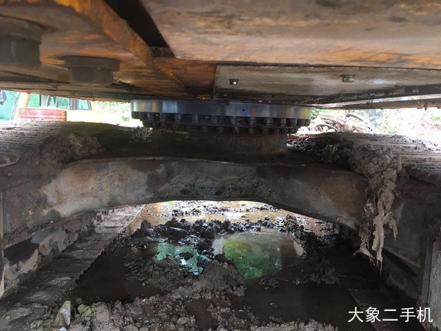 徐工 XE150D 挖掘机