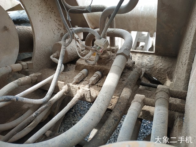 龙工 LG833 装载机