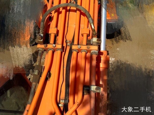 斗山 DX260LC 挖掘机