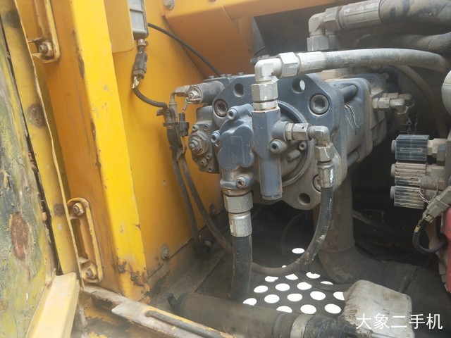 徐工 XE150D 挖掘机