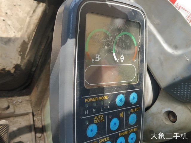 现代 R200W-5 挖掘机