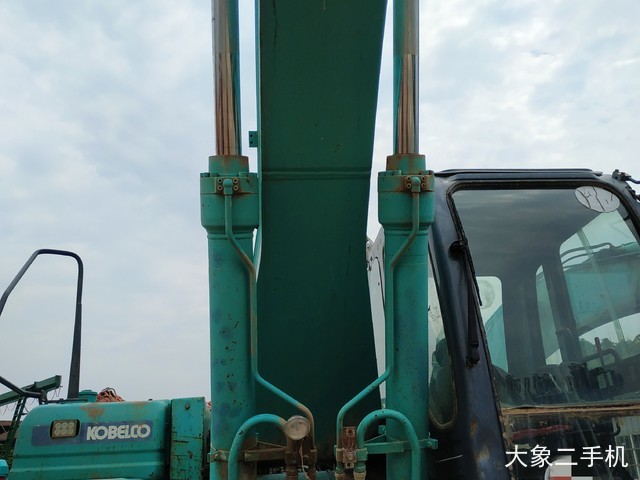 神钢 SK260LC-8 挖掘机