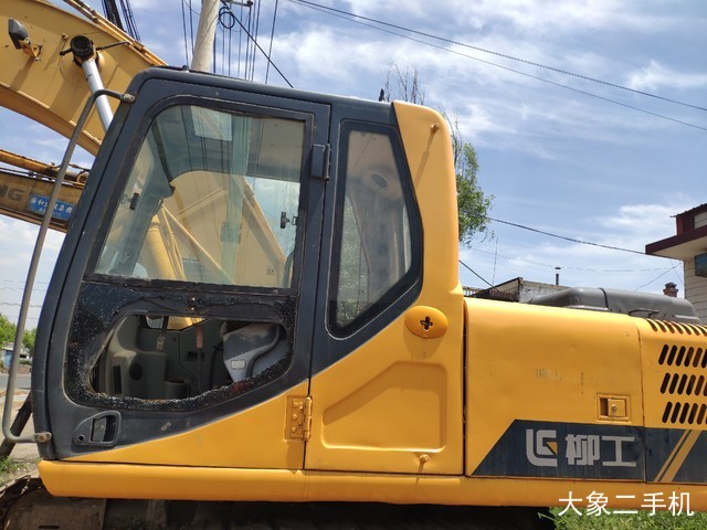 柳工 CLG225 挖掘机