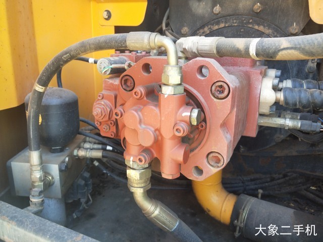 现代 R150LC-9 挖掘机