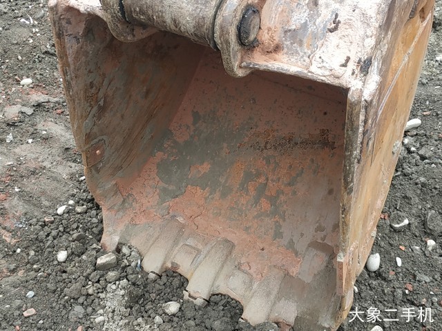 斗山 DX260LC 挖掘机