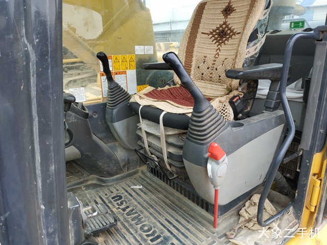 小松 PC240LC-8M0 挖掘机