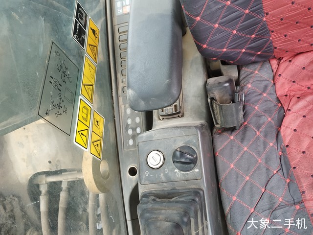 卡特彼勒 323DL 挖掘机
