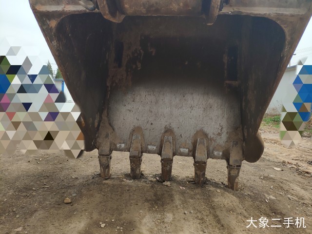 山东临工 LG6210 挖掘机