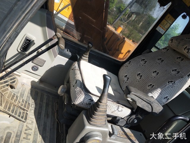 现代 R110-7 挖掘机