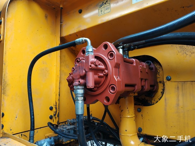 现代 R265LC-7 挖掘机