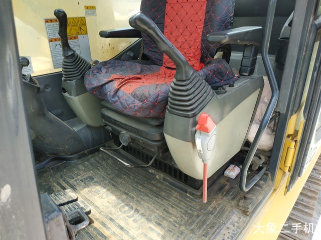 小松 PC240LC-8 挖掘机