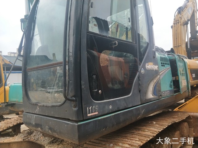 神钢 SK260LC-8 挖掘机