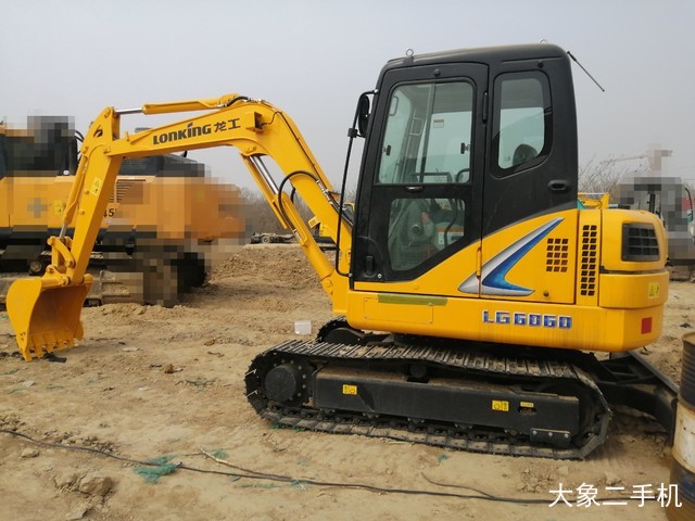 龙工 LG6060 挖掘机