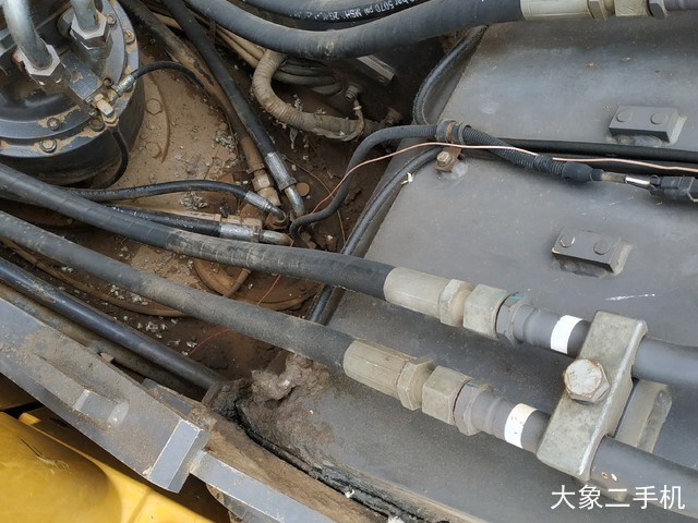 沃尔沃 EC210B 挖掘机