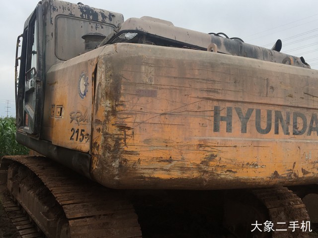 现代 R215-7C 挖掘机