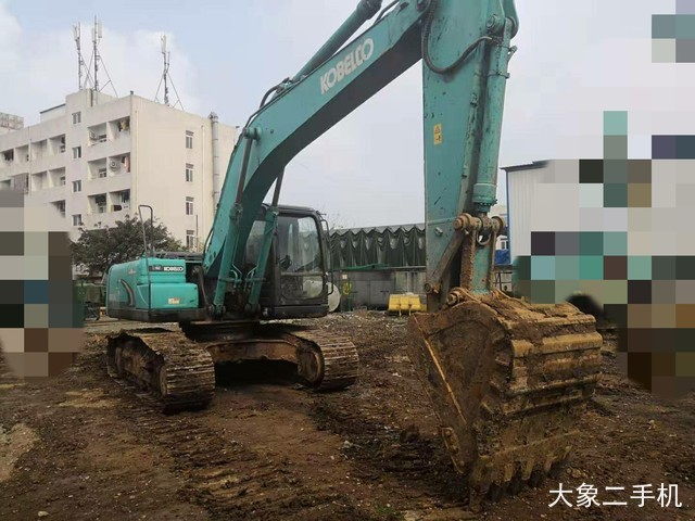 神钢 SK200-8 挖掘机