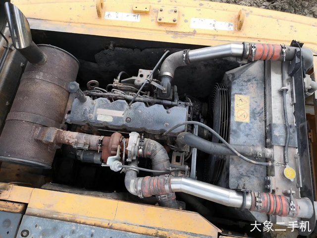 现代 R265LC-7 挖掘机