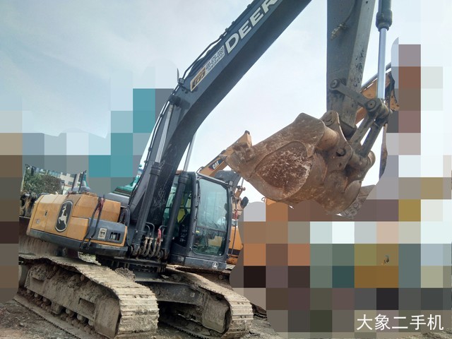 约翰迪尔 E240 挖掘机