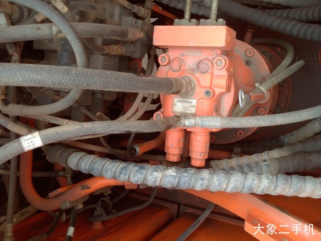 斗山 DX120 挖掘机