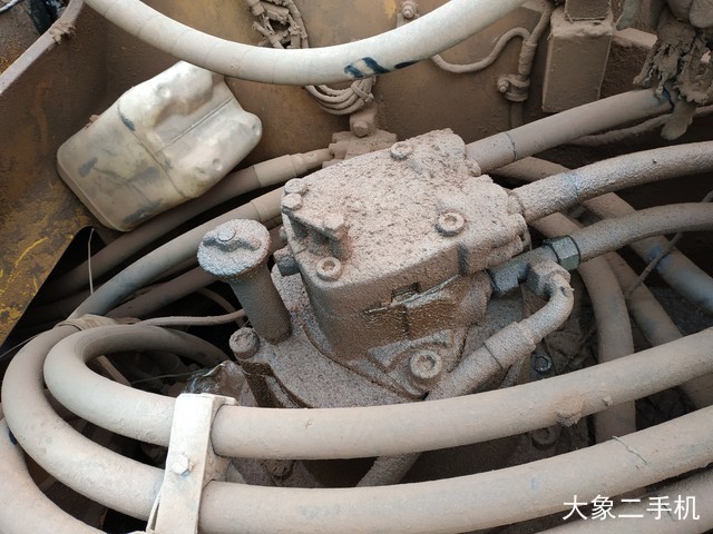 利勃海尔 R944B 挖掘机