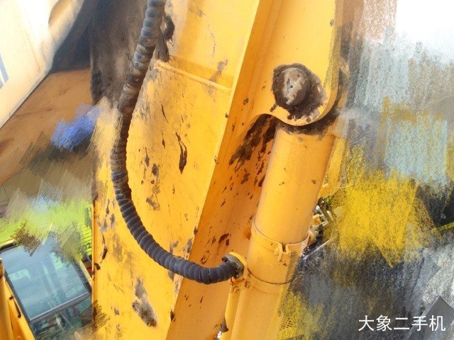 现代 R305LC-7 挖掘机