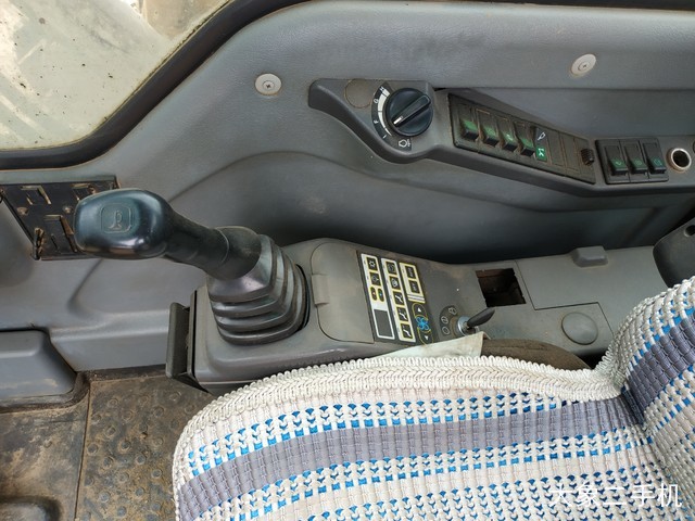 沃尔沃 EC210BLC 挖掘机