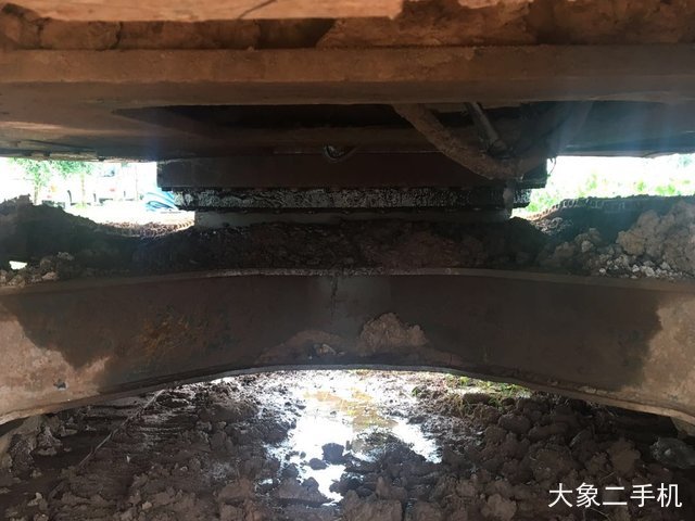 现代 R225LC-9T 挖掘机