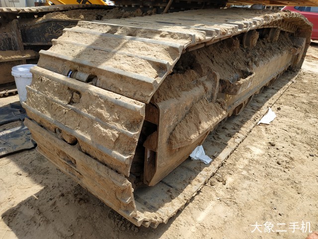 龙工 LG6225E 挖掘机