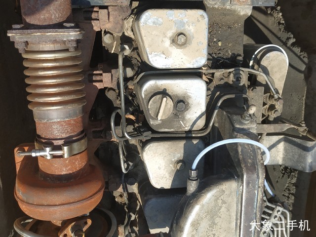 现代 R200W-5 挖掘机