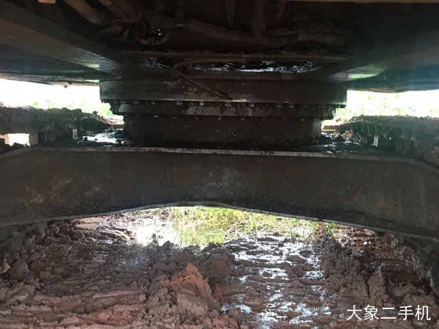 沃尔沃 EC210B 挖掘机