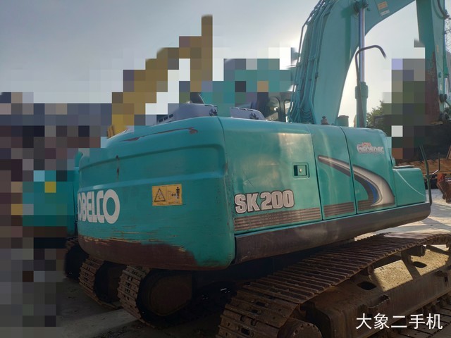 神钢 SK200-8 挖掘机