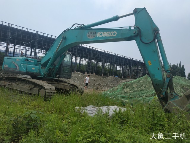 神钢 SK260LC-8 挖掘机