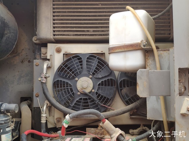 日立 ZX130W 挖掘机