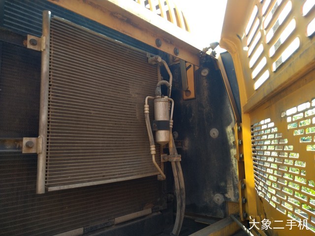 沃尔沃 EC210B 挖掘机